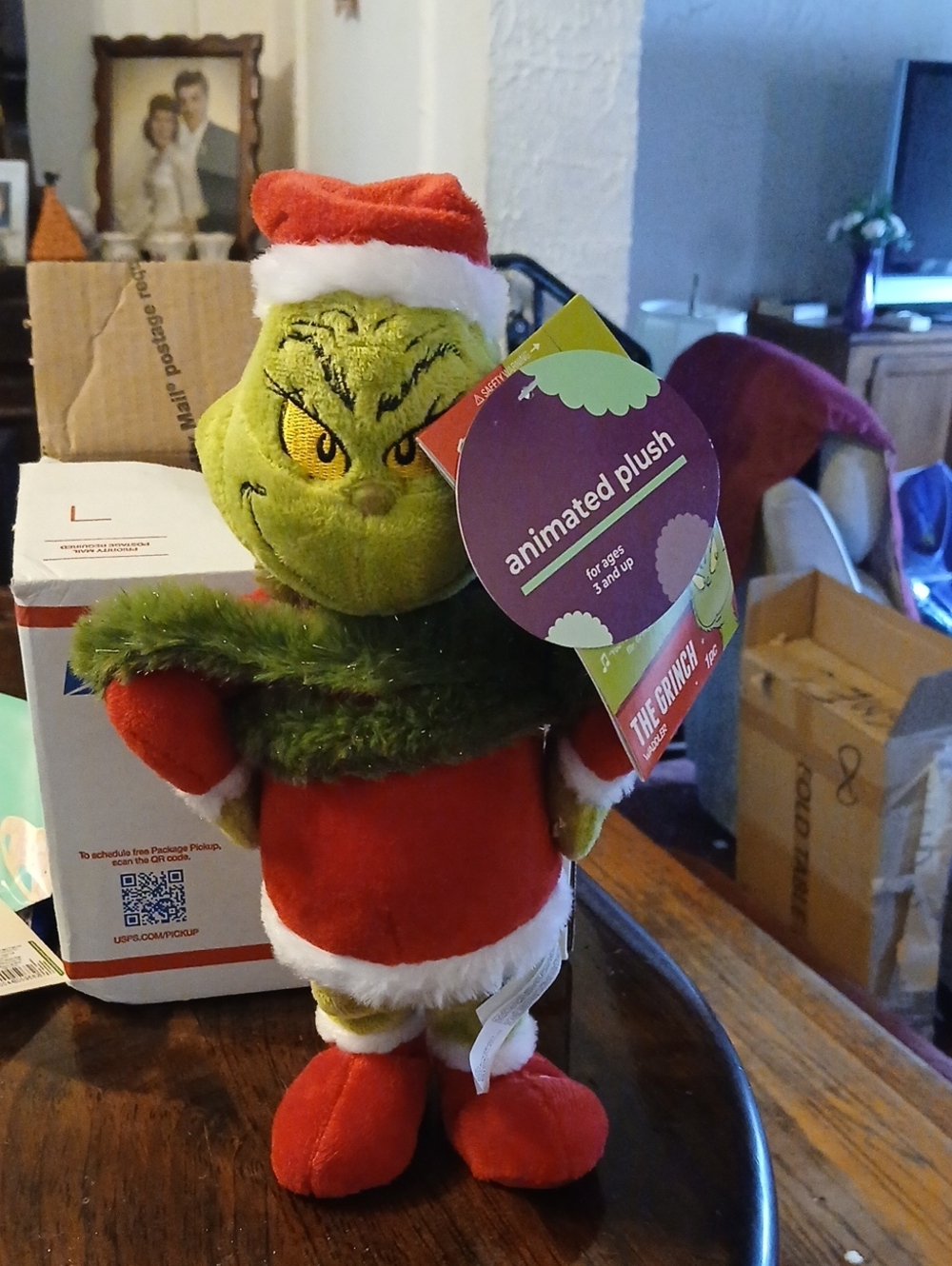 THE GRINCH Animated Plush Holiday Figurine - Red & Green